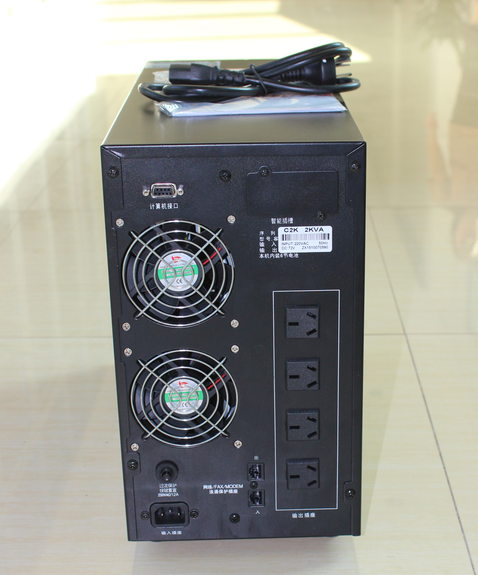 在線式ups電源開機(jī)和關(guān)機(jī)時(shí),“滴”的一聲,告知按鍵開啟或關(guān)斷成功。